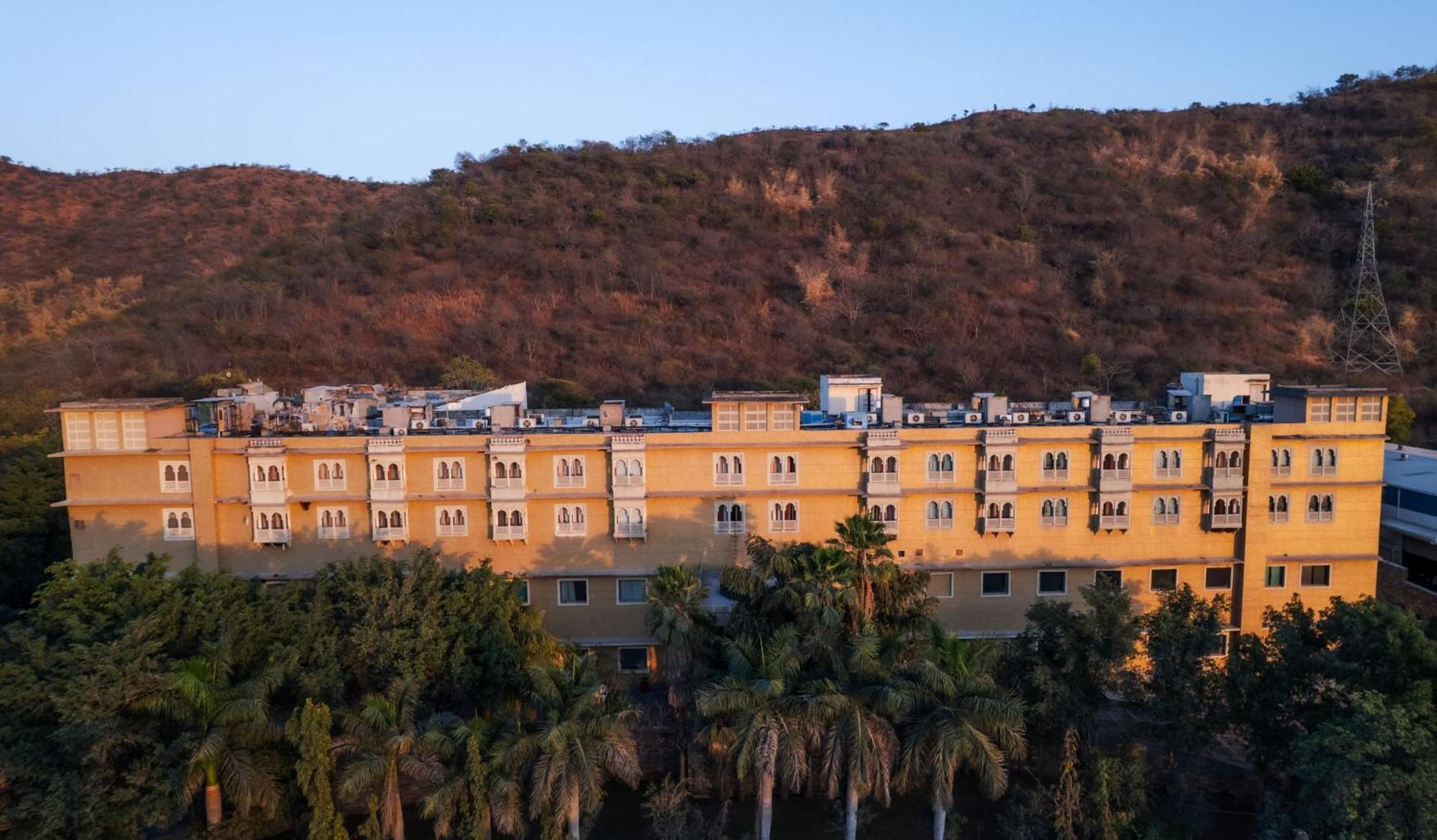 The Sky Imperial, Udaipur Ξενοδοχείο Εξωτερικό φωτογραφία